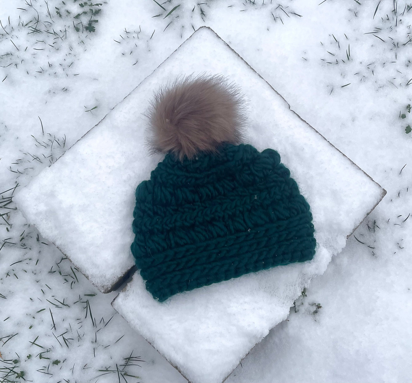 Crochet beanie - winter green- 60% wool - with removable pompom
