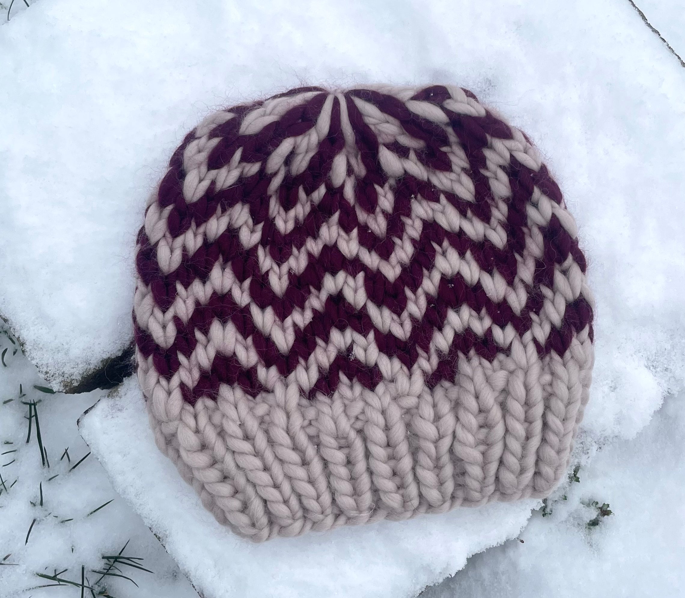 Knitted hat: 100% Wool