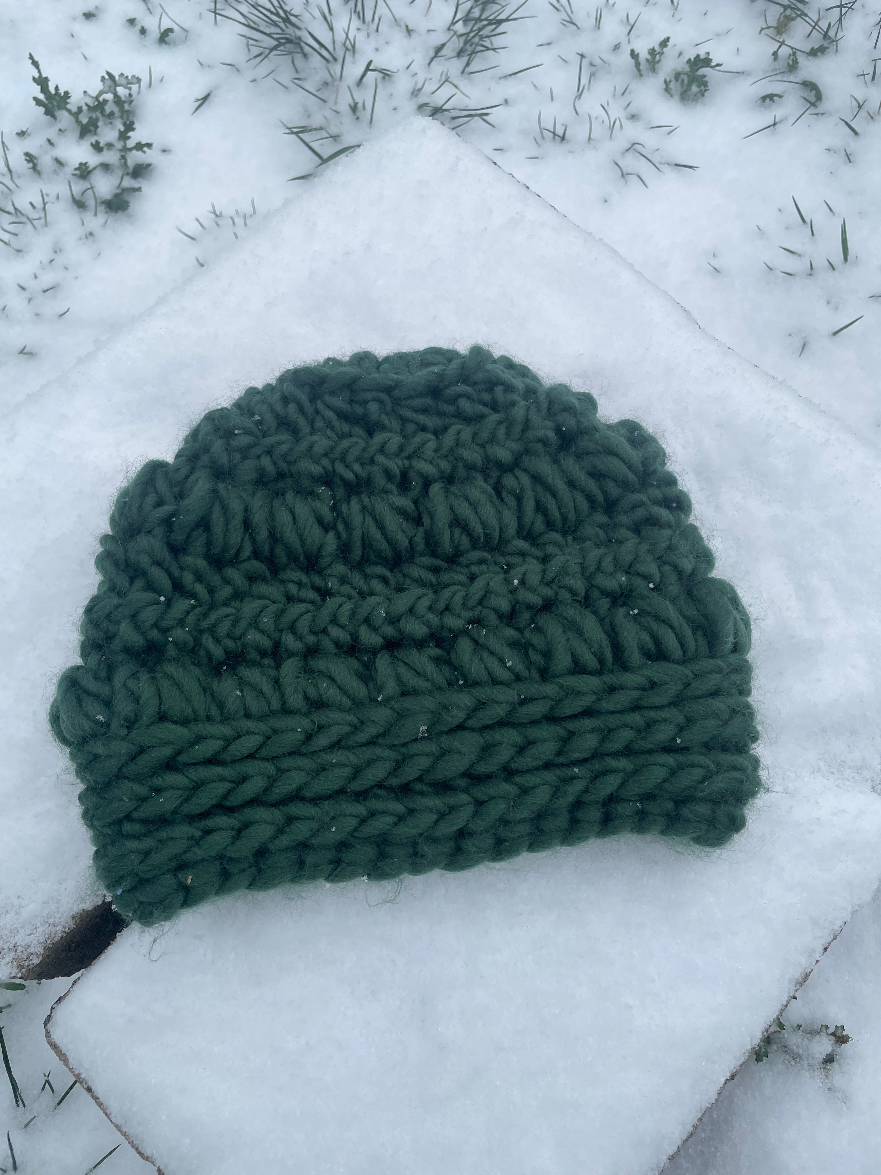 crochet beanie - forest green - 60% wool