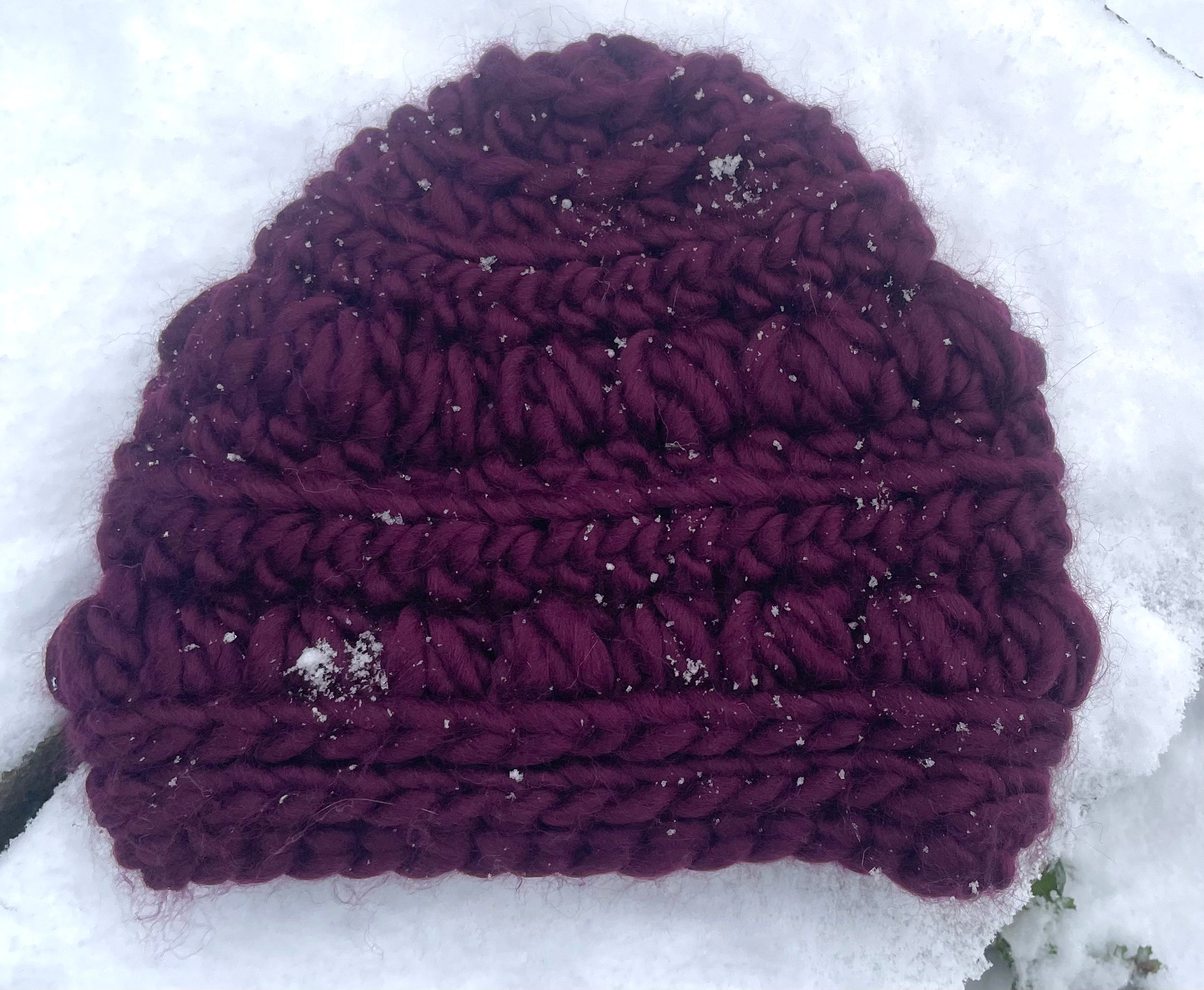 Crochet beanie - plum - 60% wool